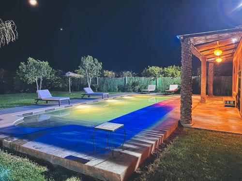 Villa piscine privée sans vis à vis, Vue superbe, Proche centre - Fibre Optique Wifi - Family Onlyの敷地内または近くにあるプール
