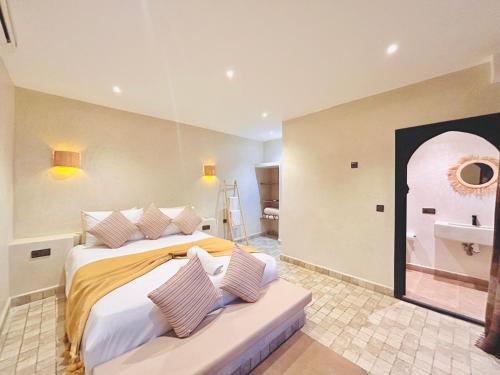 Villa piscine privée sans vis à vis, Vue superbe, Proche centre - Fibre Optique Wifi - Family Onlyにあるベッド