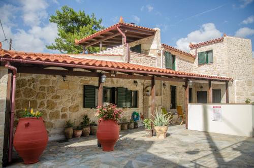 Pyrgou Villa with Shared Swimming pool photo 3
