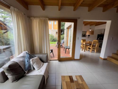 Χώρος καθιστικού στο SERENA Casas de Montaña by Visionnaire