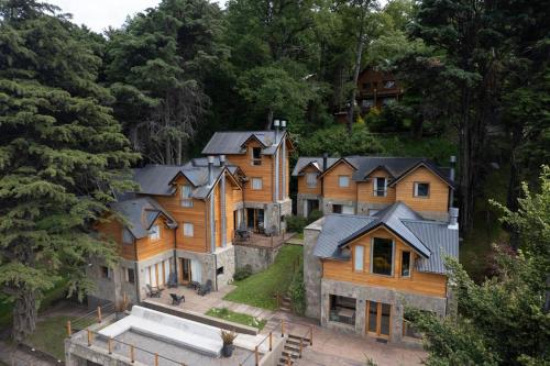 Το κτήριο όπου στεγάζεται  το ξενοδοχείο διαμερισμάτων