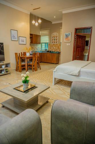 Prostor za sedenje u objektu Kush Homes