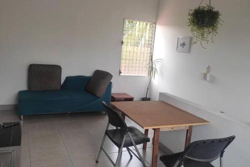 Χώρος καθιστικού στο Apartment at Abacaxi Artspace
