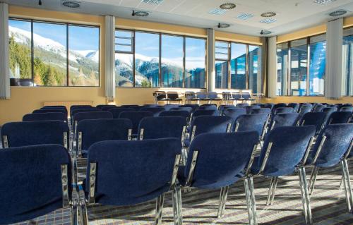 Zona business o sala de conferencias en OREA Resort Horal Špindlerův Mlýn