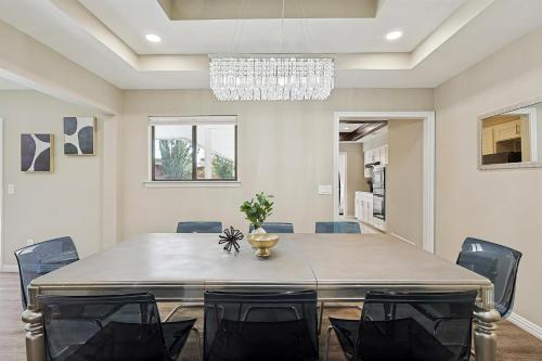 アレンにあるBest of Allen at Fountain Park - 5BD-2BA with Poolのギャラリーの写真