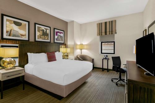 Sonesta Hotel Baltimore Inner Harbor Image