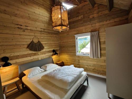 Giường trong phòng chung tại Oak Valley 17