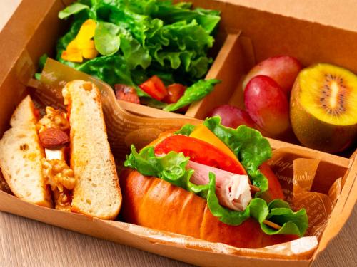 Eten bij of ergens in de buurt van het resort

