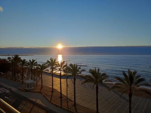 FRENTE AL MAR PARA 8 PERS con 4 HAB