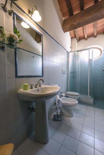 Bilik mandi di Tenuta Quarrata