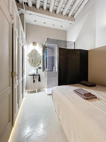 VelaSanz Homes - Santa Paula Suite Granada
