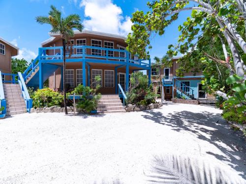 White Sands Cove E01-Partial Ocean View 2 BR by Stay Floreo