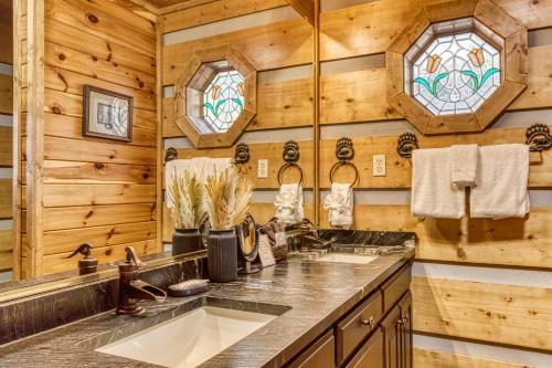 Η κουζίνα ή μικρή κουζίνα στο Campfire Lodge