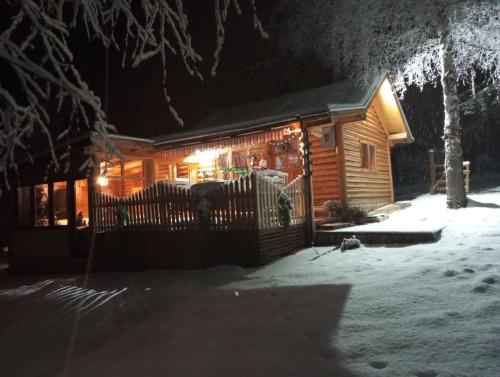 El edificio en el que está el chalet de montaña
