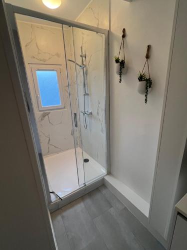 Bilik mandi di La Cabane des Marées, maison 6 p sur le port de Fecamp
