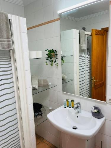 Las Brisas 51 by SunHousesCanarias