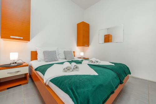 Apartments by the sea Stara Novalja, Pag - 9710