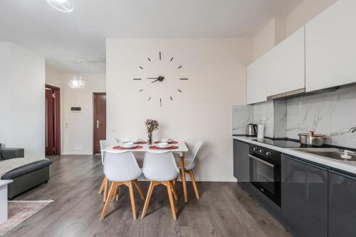 Unbeatable Location - Walkable City Stay