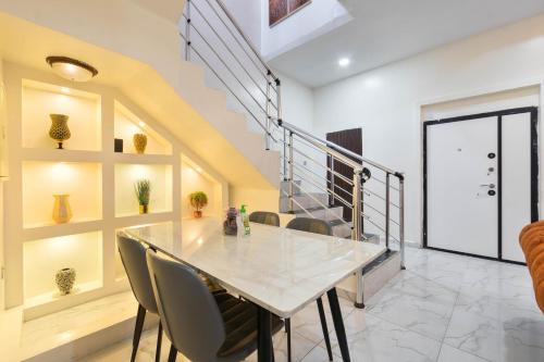 Gallery image of Fully Furnished 4 Bedroom Shortlet Apartment in Orchid Road, Lekki with Constant Power in Lagos
