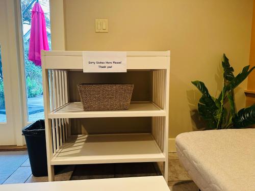 Una cama o camas en una habitación de Cozy Home in Dunbar