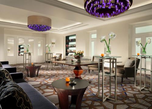 Ruang duduk di Royal Savoy Hotel & Spa