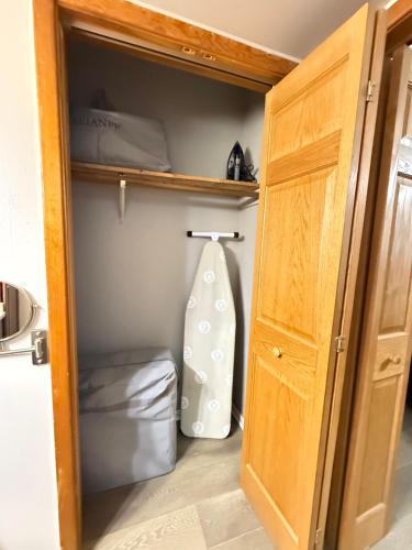 Gambar di galeri bagi Delightful 3 Bedroom Home di Indianapolis