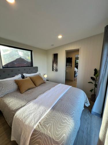 BRAND NEW Perfect tiny home in Mangawhai