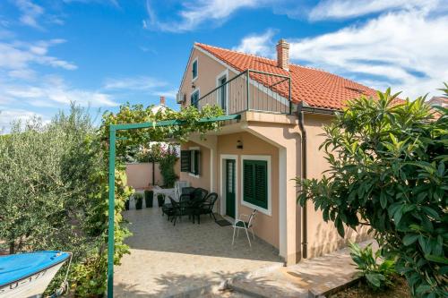 Apartments by the sea Mirca, Brac - 2854