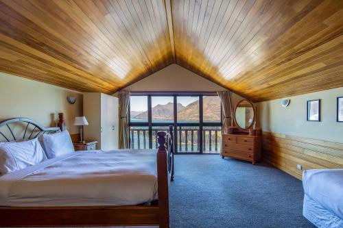 Postel nebo postele na pokoji v ubytování Matterhorn Lodge by Sotheby's Luxury Rental Homes