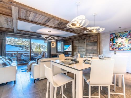 Appartement skis aux pieds avec accès SPA, conciergerie 5*, balcon orienté Ouest - FR-1-613-54