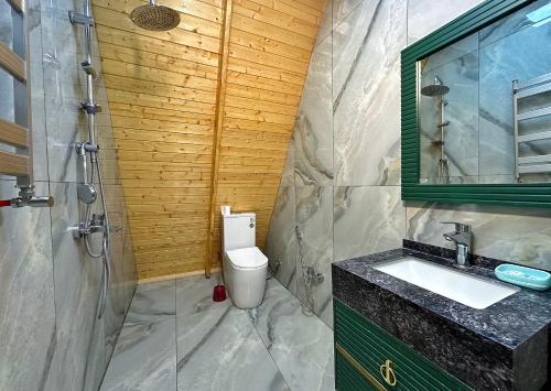 Koupelna v ubytování Gabala Chesnut Villa Resort