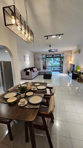 Posezení v ubytování Noble Villa Condo Georgetown City Center Macalister 3 Bedroom 2 Carpark
