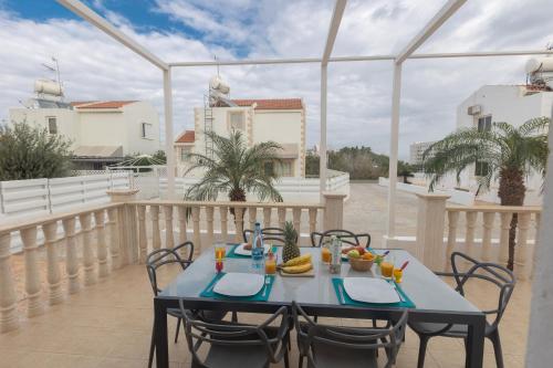 Galeriebild der Unterkunft Blue Crystal Seaview in Protaras