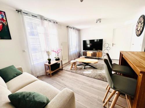 TV a/nebo společenská místnost v ubytování Le Madone