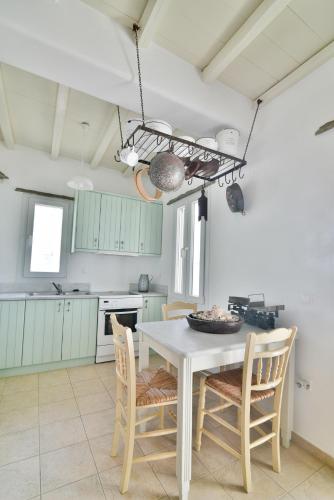 Dapur atau dapur kecil di Akrotiraki Villas