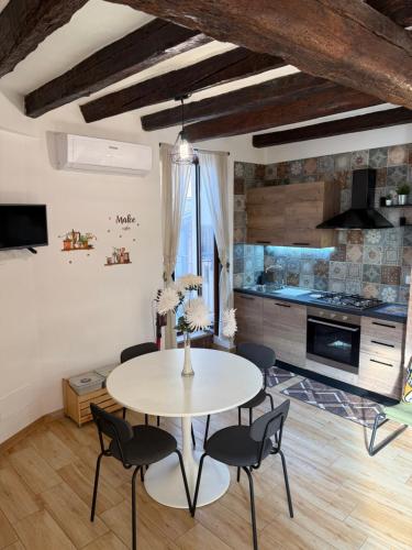Η κουζίνα ή μικρή κουζίνα στο Hera Home