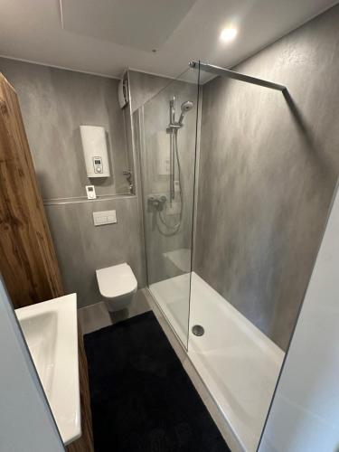 Ένα μπάνιο στο RheinNest , neue und gemütliche Wohnung