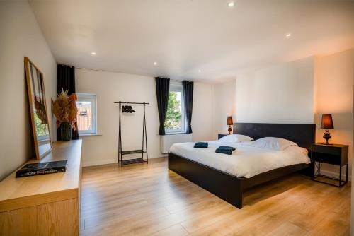 Foto House with 5 Bedrooms - Ideal for Families & Groups 2