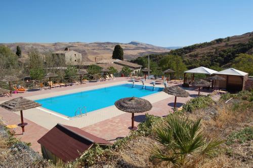 Poolen vid eller i närheten av Agriturismo Monaco Di Mezzo