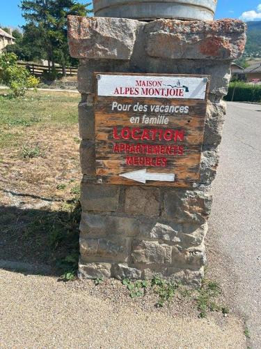 Certifikát, hodnocení, plakát nebo jiný dokument vystavený v ubytování Alpes Montjoie