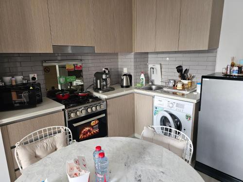 Majoituspaikan Apartment 70 m2 keittiö tai keittotila