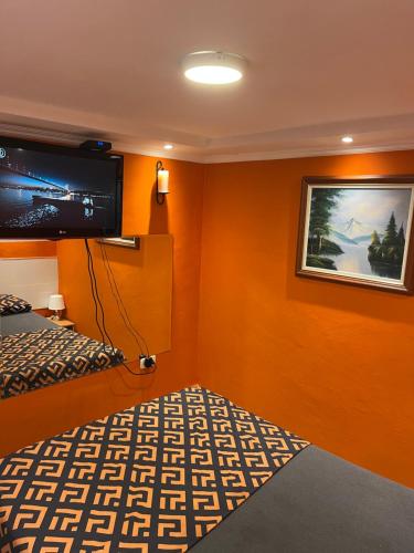 Postel nebo postele na pokoji v ubytování Apartments on Smelyanski 37