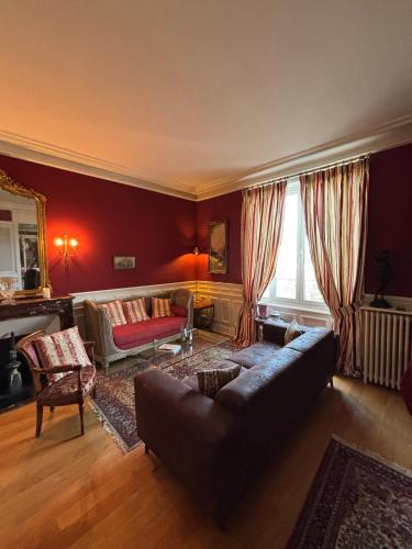 Et opholdsområde på Villa Belle Époque - 18 couchages FEURS 42