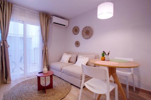 Budget Beach Studio 14