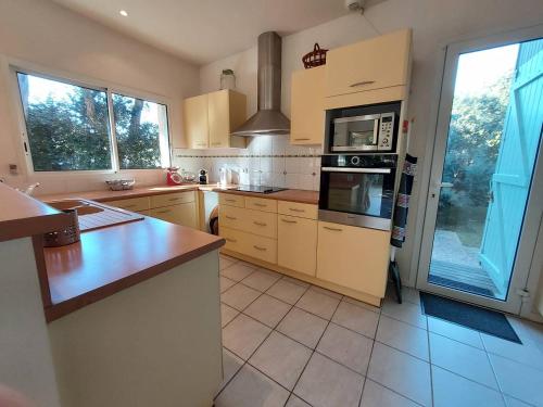 Photo de la galerie de l'établissement Villa PERICA pour 10 personnes. Entre lac et océan. Wifi gratuit., à Soorts-Hossegor