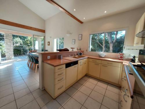 Photo de la galerie de l'établissement Villa PERICA pour 10 personnes. Entre lac et océan. Wifi gratuit., à Soorts-Hossegor