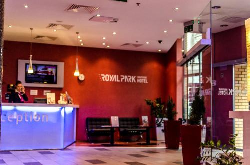 Tetamu yang menginap di Royal Park Boutique Hotel