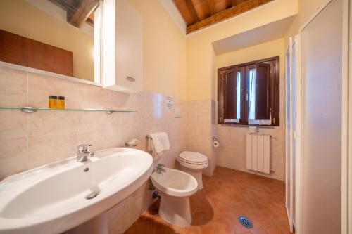 Ένα μπάνιο στο Agriturismo L'Elce