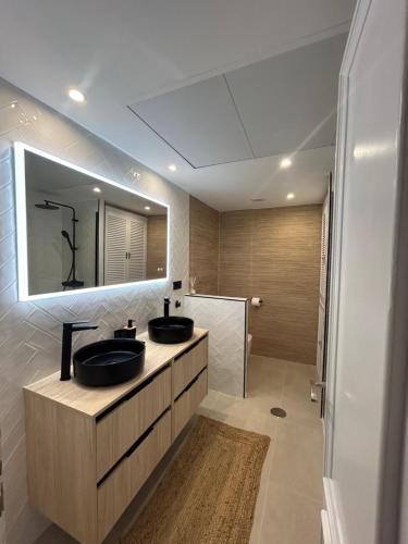 Kúpeľňa v ubytovaní Frontline Beach Apartment Miraflores