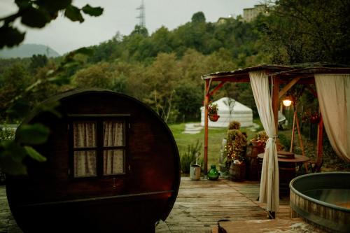 Glamping Il Rifugio dei Marsiにある庭